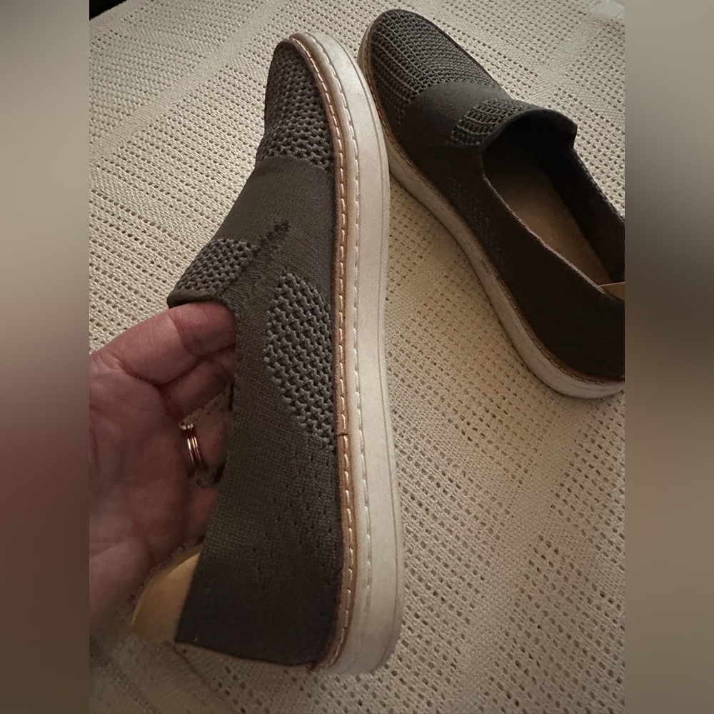 UGG Black Knit Flats - Picture 12 of 14